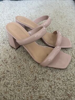 Nude Heels size 8